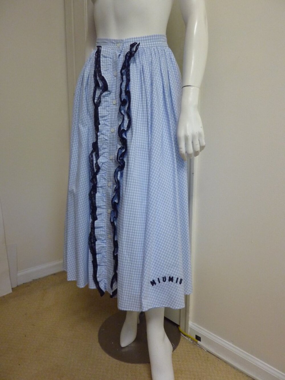Miu Miu Gingham Ruffled Lace-Trimmed Midi Skirt - Picture 13 of 16